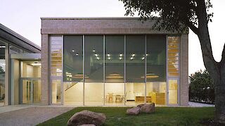 Gebäude mit Zip-Screens